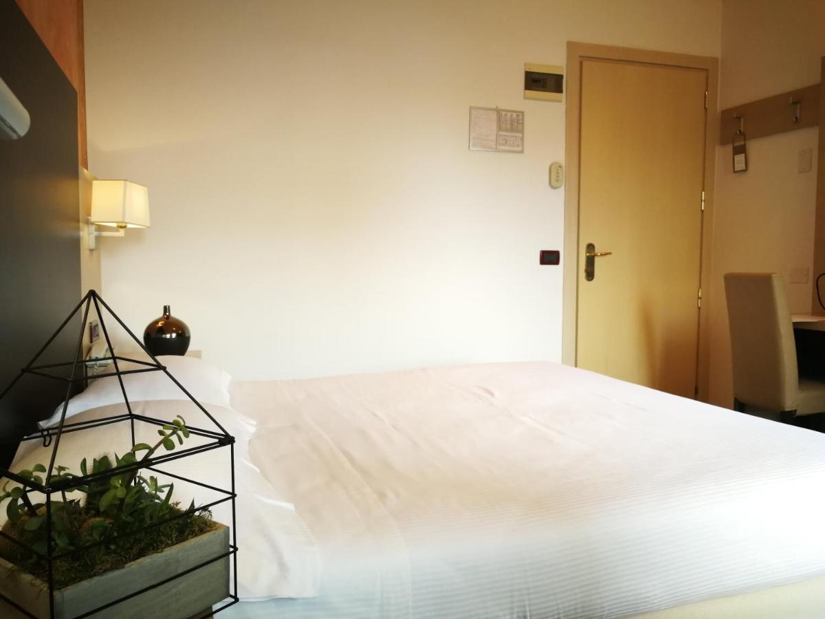 Park Hotel Serena Viserbella di Rimini Екстериор снимка